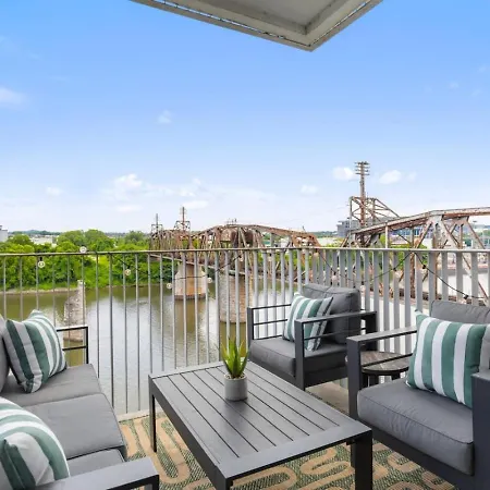 River View Luxury With Garage, Walk To Downtown Apartment Nashville