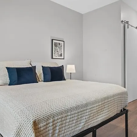 Modern Haven Walk 2 Gulch & Broadway Apartment