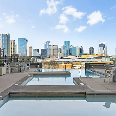 2br W Glam Station & Karaoke Near Broadway Nashville