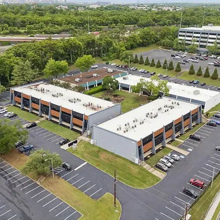 Apartment Spacious Near Downtown & Bna *