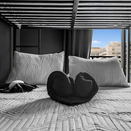 The Midnight Parthenon - 5 Min To Broadway - Midtown Apartment