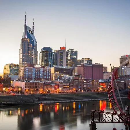 The Record -steps To Broadway & Printers Alley * Nashville