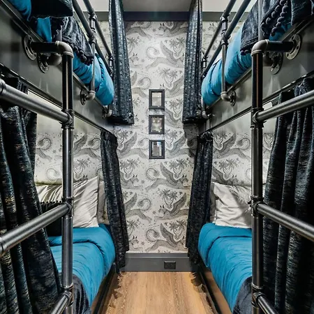 The Velvet Vault-luxury Downtown Loft With River View & Walk To Broadway Holiday home