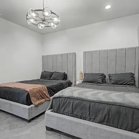 Modern Oasis Downtown Skyline View Prime *