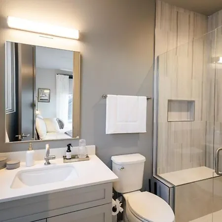 Bachelorette Dream | 2 Units | 8 Kings + 8 Baths Apartment *