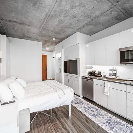 Kenect In Midtown Apartment