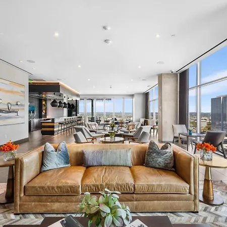 Luxury Gulch Skyline Views, Pool, Parking