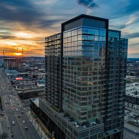 Apartment Skyline Views Gulch For 2, Private Balcony Nashville
