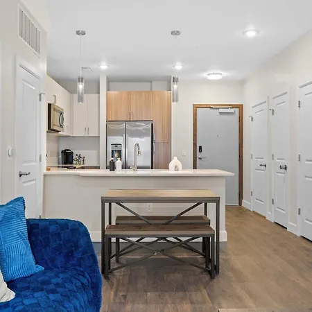 2br Near Broadway W Fireplace & Pool Apartment *