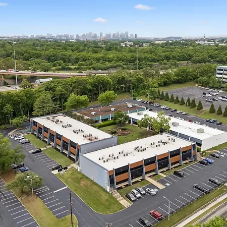 Spacious Near Downtown & Bna
