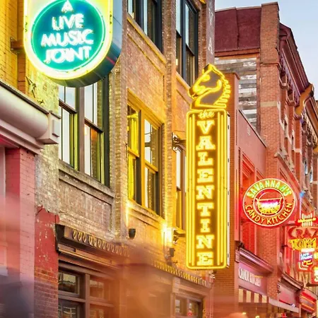 The Record -steps To Broadway & Printers Alley * Nashville