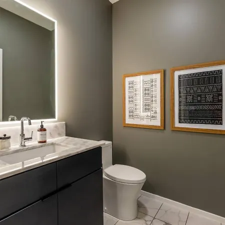 Luxury Downtown Riverview With Garage And Two Balconies Apartment Nashville