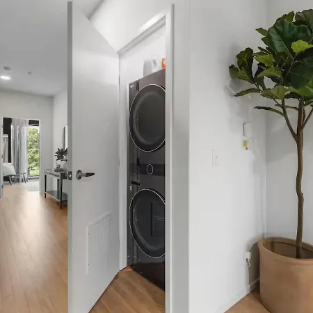 Apartment Luxury Downtown Riverview With Garage And Two Balconies