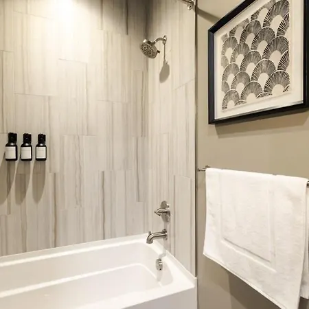Bachelorette Dream | 2 Units | 8 Kings + 8 Baths Nashville