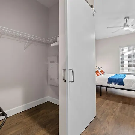 2br Near Broadway W Fireplace & Pool Nashville
