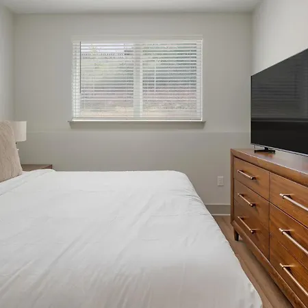 Apartment Landing Beautiful 2Bd Gym Courtyard