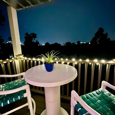 Riverside Rhythm! Waterfront & Walk To Broadway! Apartment