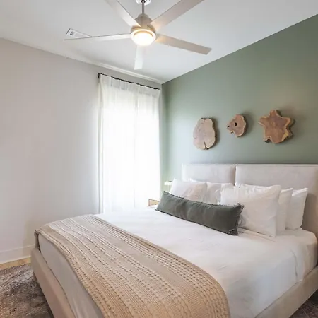 Amenities - Heated Pool Near Broadway *