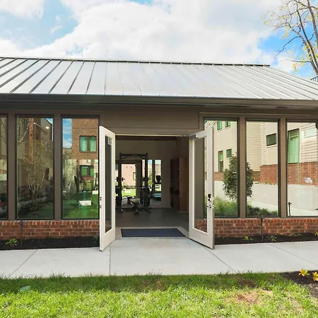 Modern 4br | Easy To Broadway + Heated Pool Apartment *