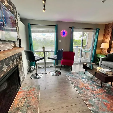Riverside Rhythm! Waterfront & Walk To Broadway! Apartment