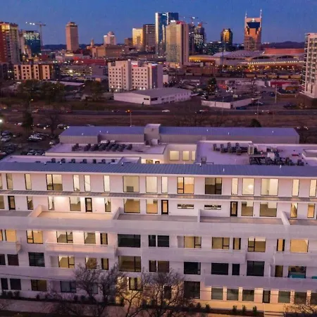 Modern Gulch Getaway With Pool, Garage And Balcony Apartment *