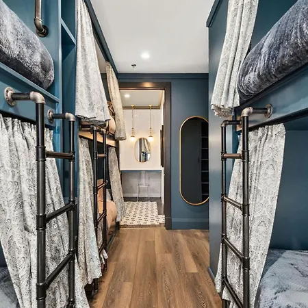 The Songbird-luxury Penthouse Steps To Broadway