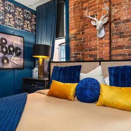 The Velvet Vault-luxury Downtown Loft With River View & Walk To Broadway