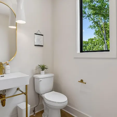 Modern 4br Townhouse Rooftop Lounge *