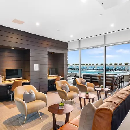 Broadway Views Lux Gulch Condo+ Private Balcony