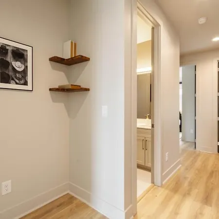 Bachelorette Dream | 2 Units | 8 Kings + 8 Baths * Nashville