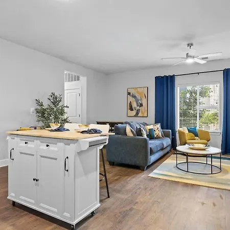 Spacious 2br N Gulch Walk To Broadway & Rooftops * Nashville