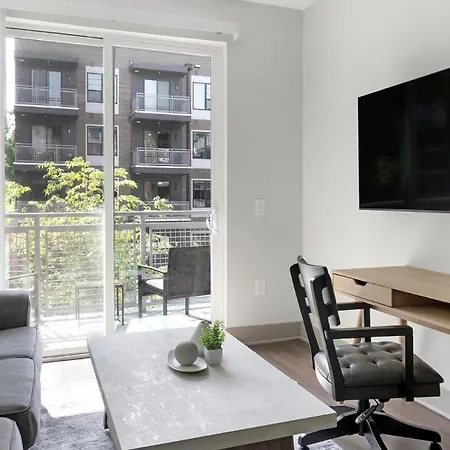 Landing Beautiful 2Bd Gym Courtyard *
