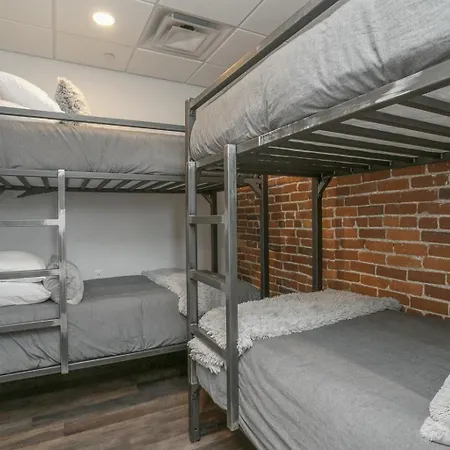The Honky Tonk 2 Blocks To Broadway,printers Alley Holiday home *