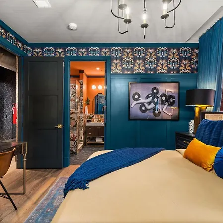 Holiday home The Velvet Vault-luxury Downtown Loft With River View & Walk To Broadway