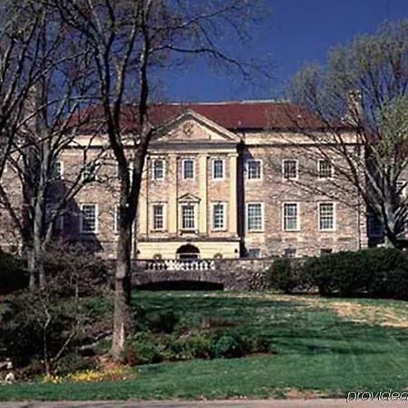 Hilton Garden Vanderbilt