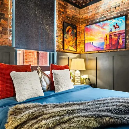 The Velvet Vault-luxury Downtown Loft With River View & Walk To Broadway