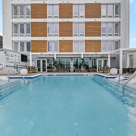 Vibrant Retreat Pool And Glam Apartment Nashville