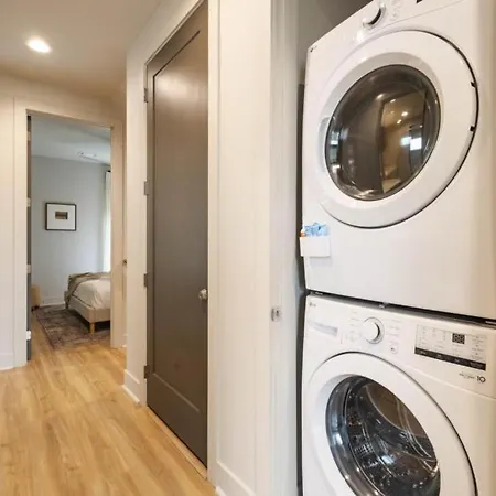 Bachelorette Dream | 2 Units | 8 Kings + 8 Baths