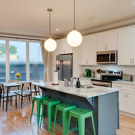 Apartment Rooftop Skyline View-close To Broadway-sleeps 8 Nashville