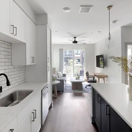 Landing Beautiful 2Bd Gym Courtyard Apartment Nashville