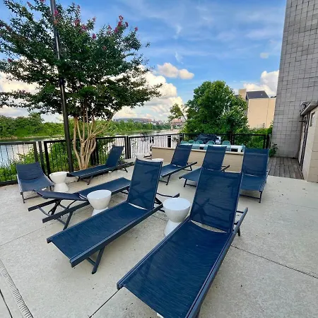 Riverside Rhythm! Waterfront & Walk To Broadway! Apartment *