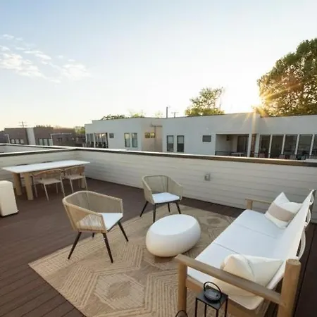 Bachelorette Dream | 2 Units | 8 Kings + 8 Baths