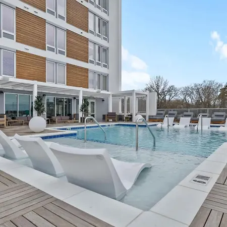 Vibrant Retreat Pool And Glam * Nashville
