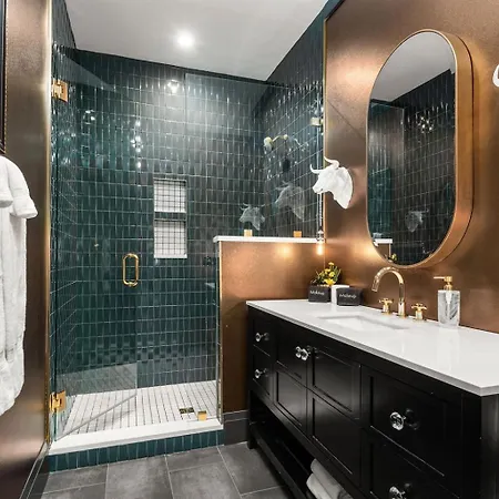 The Velvet Vault-luxury Downtown Loft With River View & Walk To Broadway