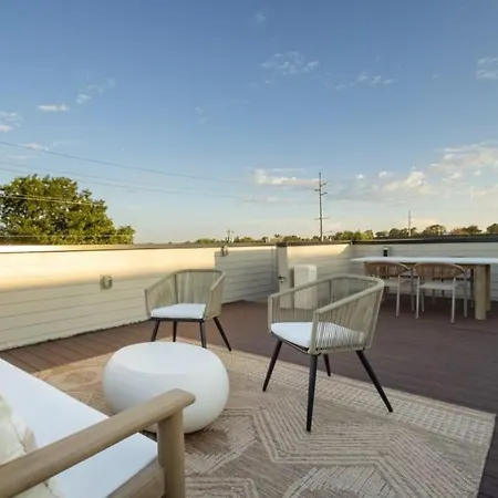 Bachelorette Dream | 2 Units | 8 Kings + 8 Baths Apartment