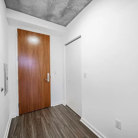 Kenect In Midtown Apartment