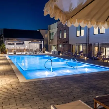 Bachelorette Dream | 2 Units | 8 Kings + 8 Baths *