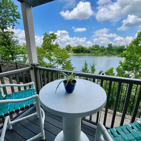 Apartment Riverside Rhythm! Waterfront & Walk To Broadway!