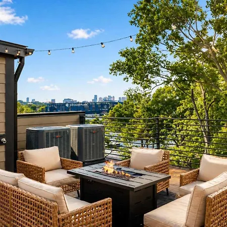 Modern 4br Townhouse Rooftop Lounge * Nashville