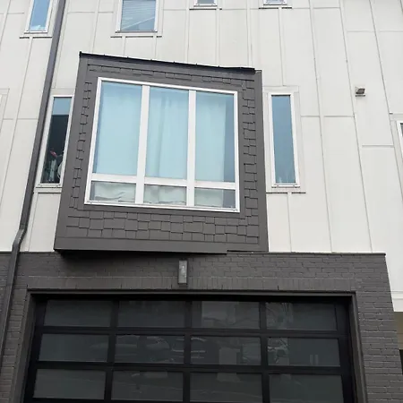 Rooftop Skyline View-close To Broadway-sleeps 8 Nashville
